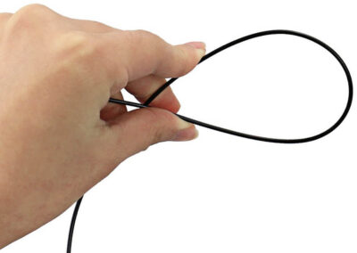 3D ABS drucken: formstabil und schlagfest aber im Rohzustand noch ein biegsamer Filament Faden